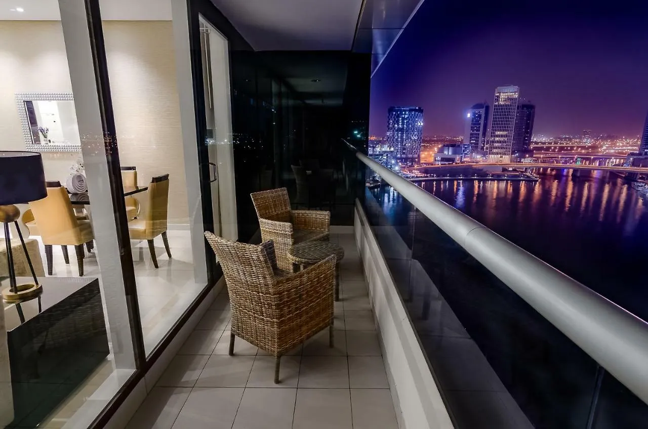 Waterfront Downtown- Damac Maison Canal View Apartment Dubai